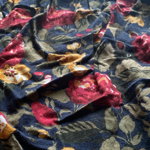 Abercrombie and fitch large floral joggers drawstring and elastic waist - Picture 6 of 6